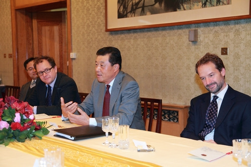 中国驻英大使日本激化地区国家间的矛盾分歧