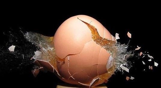 蛋碎人亡图片