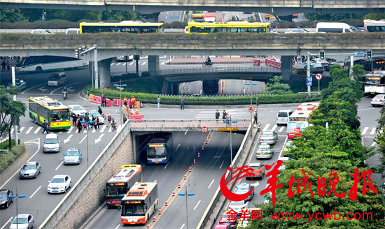 广州大北立交封路施工十五天 今早车流还算顺畅