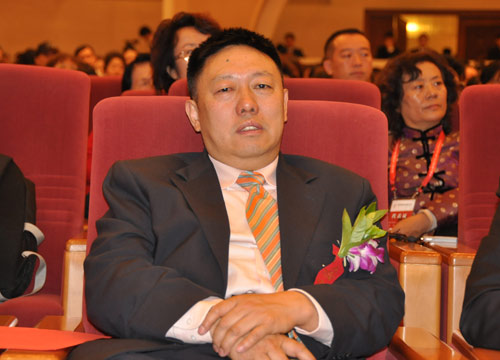 图文:中国催眠大师格桑泽仁教授出席开幕式