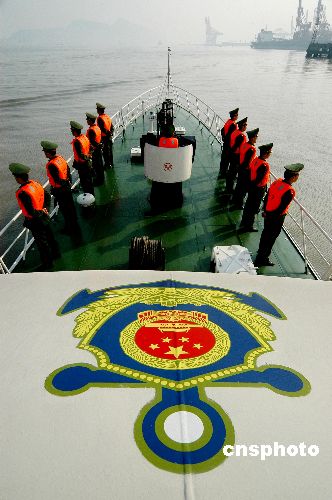 图江苏海警出航开展海上执法行动