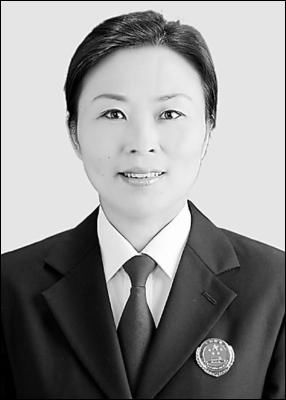 杨洪梅(女 重庆市检察院第五分院副检察长