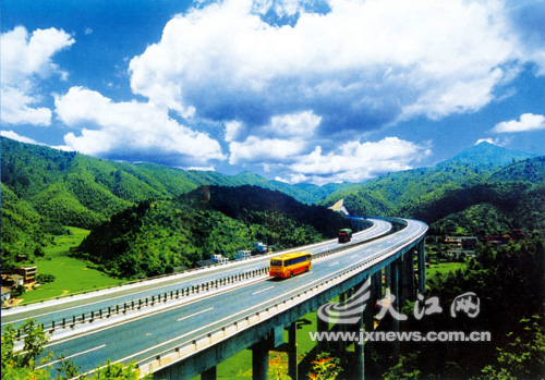 完成了又一次激情跨越——1月20日,随着武吉高速公路的基本建成通车