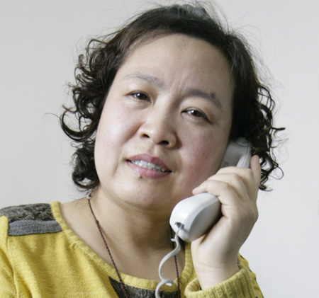 综合 正文    妇产科护士长王艳芳   本组图片 记者 王振东 摄今日是