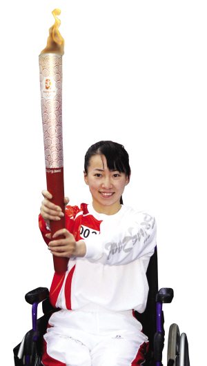 她用残缺身体保护圣火 金晶感动百万扬子读者