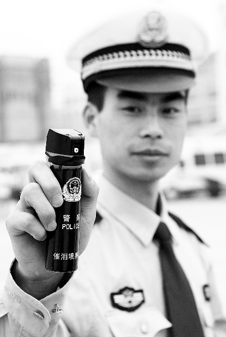 弹弓也成特警新武器