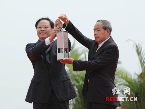 残奥火炬长沙传递结束 奥组委官员盛赞长沙扶残风尚