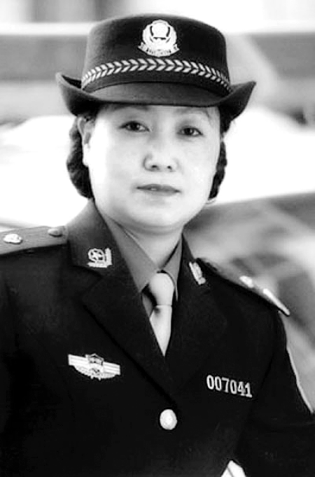 资料图片任长霞,河南省登封市公安局长,也是河南省唯一的一位女公安