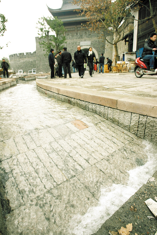 中山路响叮咚 筑渠引来中河水,重现御街当年景