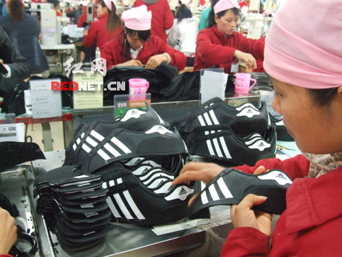 中国运动鞋生产基地图片