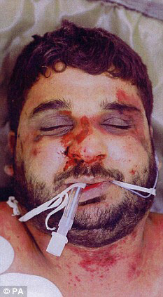 英军虐待伊拉克囚犯录像曝光:被开水烫,用尿浇(组图)