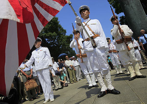 日議員參拜靖國神社 右翼分子