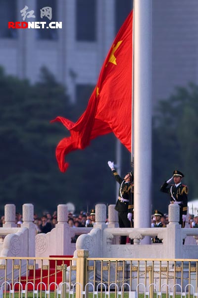 天安门上太阳升