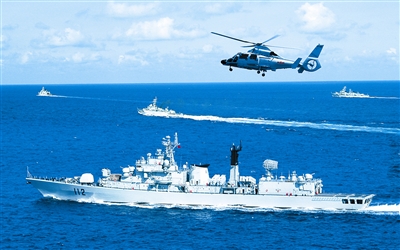 > 正文     国庆前夕,海军某驱逐舰支队"沈阳"号驱逐舰和"黄石"号护卫