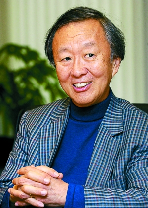 英国华裔科学家高锟获诺贝尔物理学奖