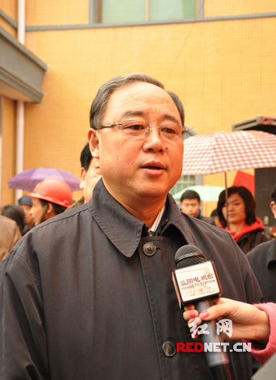 湖南近9万农村老人领取首笔养老金 明年全省推开