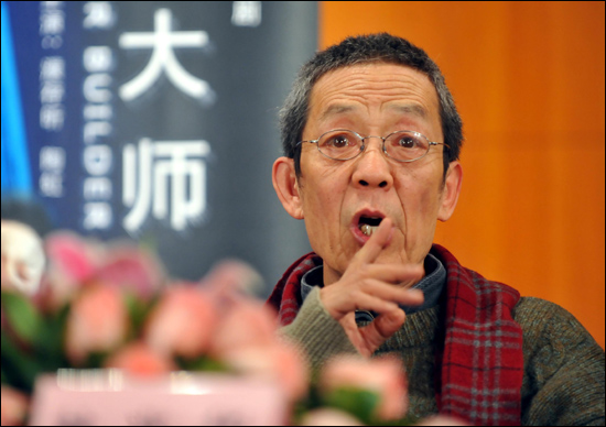 徐菲):一向喜欢将经典重新演绎的大导演林兆华,即将带两部旧作