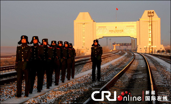 中俄边境线上的微笑天使(组图)