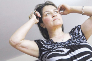 美女子遭枪击 隆胸硅胶巨乳挡住夺命子弹(图)