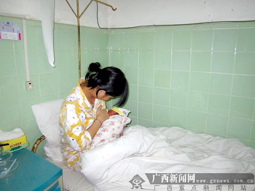 少女路边产子遭遇冰火两重天