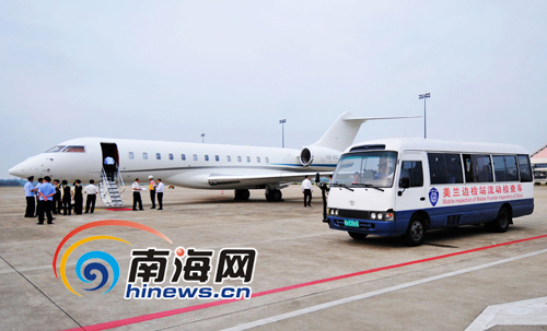 美兰出入境边防检查站接机检查(通讯员 蒋文平摄)南海网4月8日消息