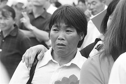 荆楚网消息 (湖北日报) 19日,十堰市郧县柳陂镇107位南水北调中线移民
