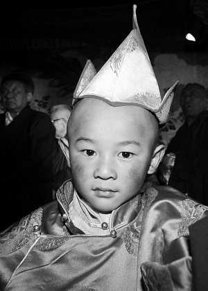 洛桑多吉按照国家宗教事务局颁布的《藏传佛教活佛转世管理办法》