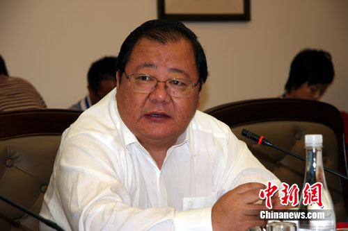 > 正文     中新网格尔木8月8日电(记者 唐伟杰) 青海湖国际诗歌节,水