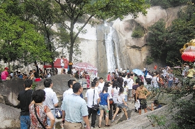 龙潭沟景区 雨后迎来小高峰