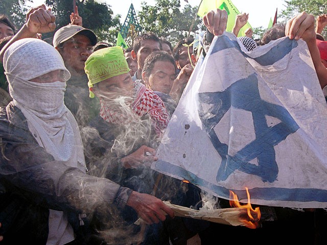 印尼人抵制犹太色情女星电影怒烧以色列国旗