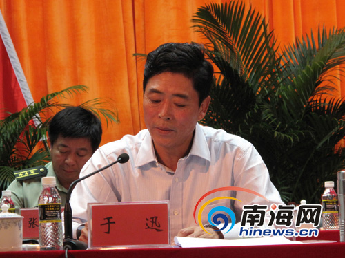 > 正文     海南省军区司令员黎仕林少将在会上发表讲话(南海网记者