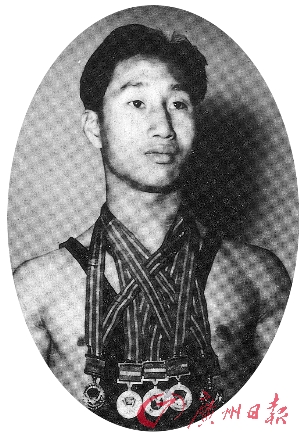 陈镜开:用6亿人力量举起世界纪录