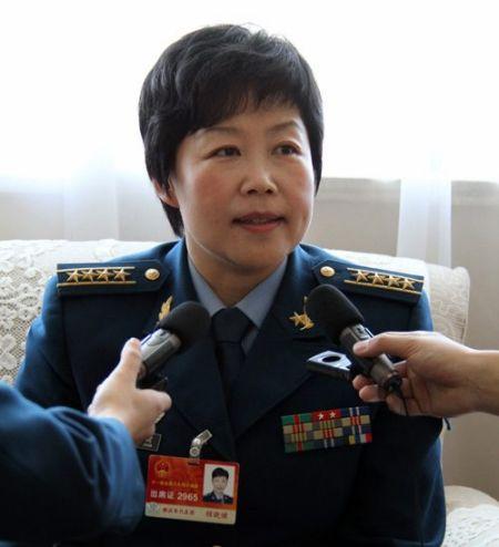 我軍女師長稱中國空軍必須具備遠程投送能力