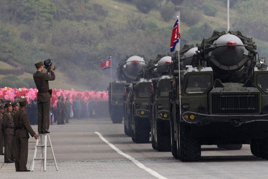 資料圖:2010年朝鮮閱兵式上亮相的戰術導彈系統