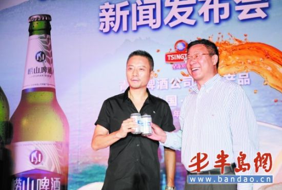 影帝张涵予代言崂山啤酒 现场尽显"幽默柔情"