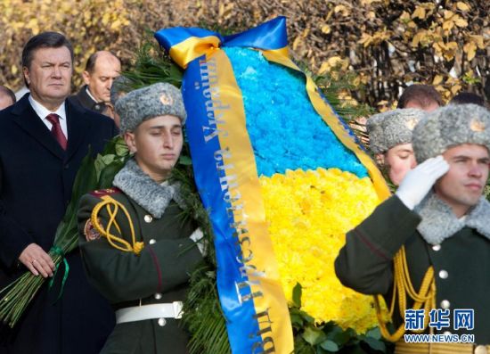 俄罗斯迎接乌克兰烈士图片