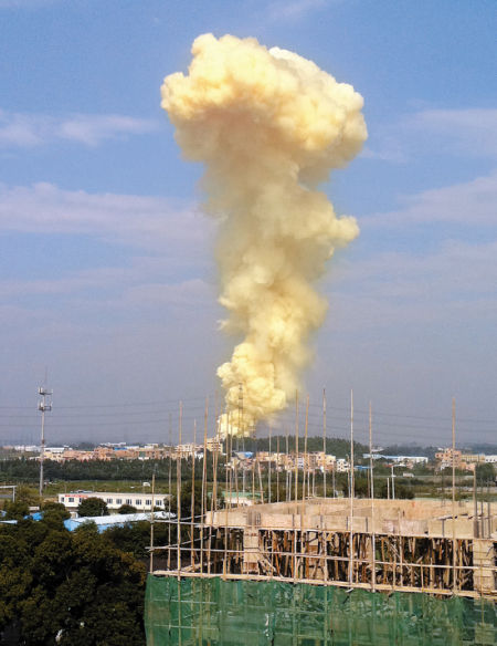 番禺化工厂爆炸今早气味仍刺鼻