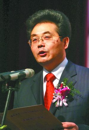 区委书记王越:把两个城连接起来