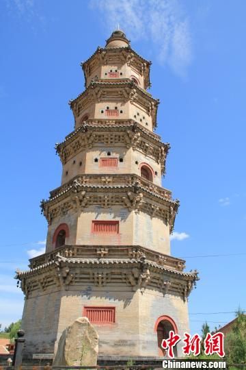 宋锦丰 摄中新网张家口8月24日电(谭地 宋锦丰)河北赤城县龙关镇内