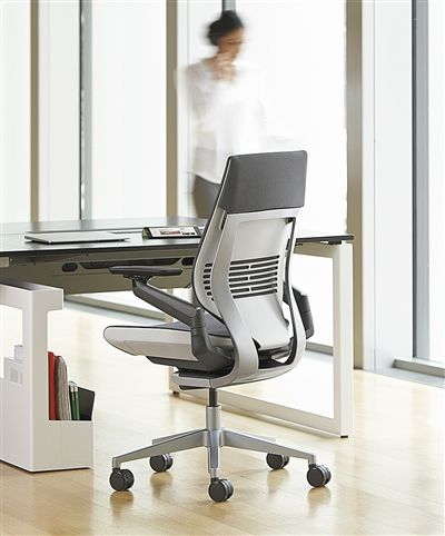 全新坐姿下的新坐椅