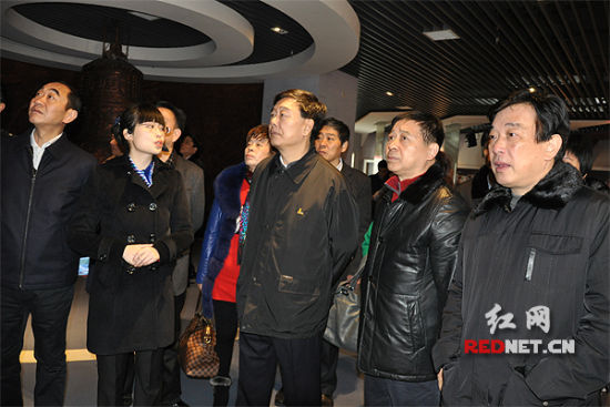 (王克英,孙建国,于来山,谢勇,盛茂林等领导出席会议.