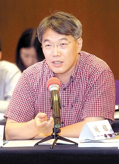 臧棣: 诗歌越来越小众有原因