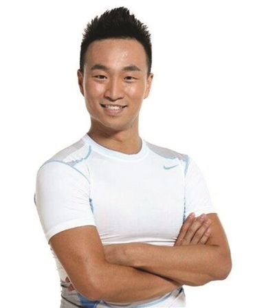 南京大妈学跳标准广场舞小苹果编舞王广成手把手示范