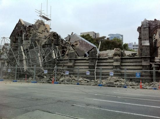 新西兰南岛城市发生63级地震机场暂时关闭组图