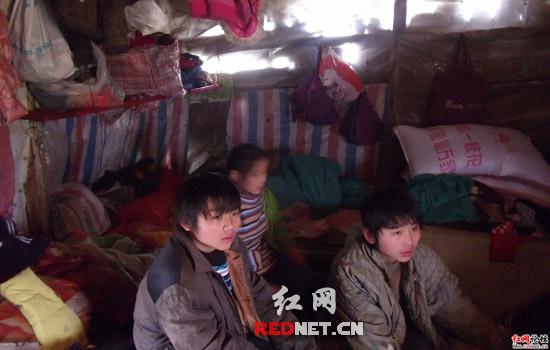 > 正文               论坛帖文:常宁西岭一村民承包的百亩水库里十多