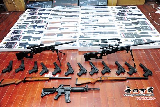 兰州城关警方缴获138支长短枪可装备一个加强连图