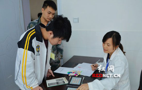 冷水滩区2012年冬季征兵体检工作正式展开(图)