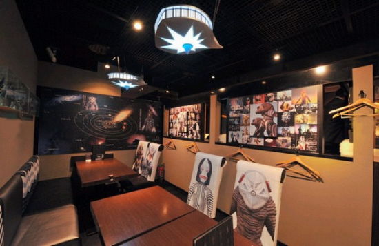 日本奥特曼怪兽主题餐厅开业 仅开放一年(组图)