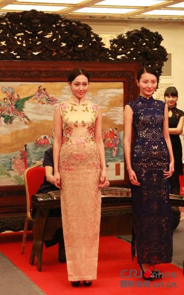 摄影:潘天宇(原标题:欧美同学会举办女外交官联谊会 传播中式服装文化