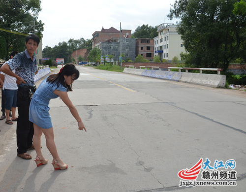 死者家属告诉记者,江某当时就躺在这里 死者家属告诉记者,江某当时就躺在这里
